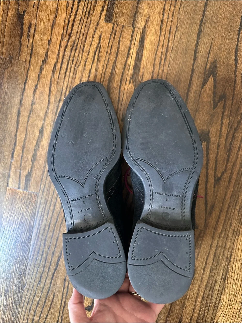 Donald J. Pliner Men's Black Suede Siri 02 Chukka Boots with Pink Laces size 8.5